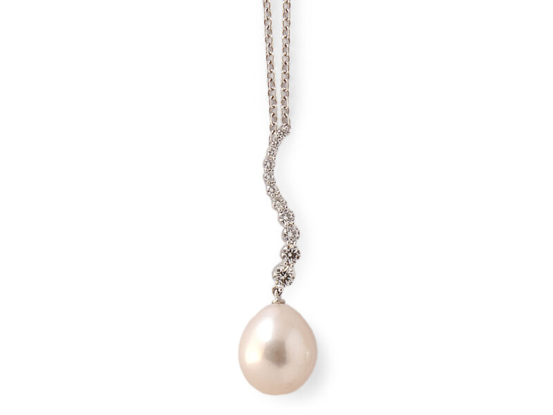 Freshwater Cultured Pearl & Diamond Pendant