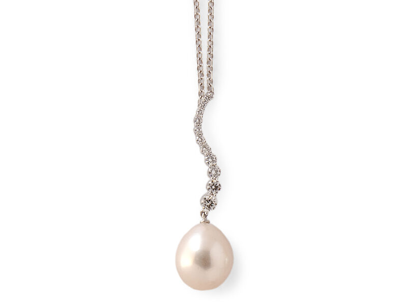 Freshwater Cultured Pearl & Diamond Pendant