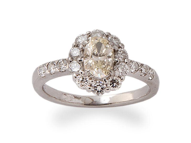 Oval Cut Diamond Cluster Ring